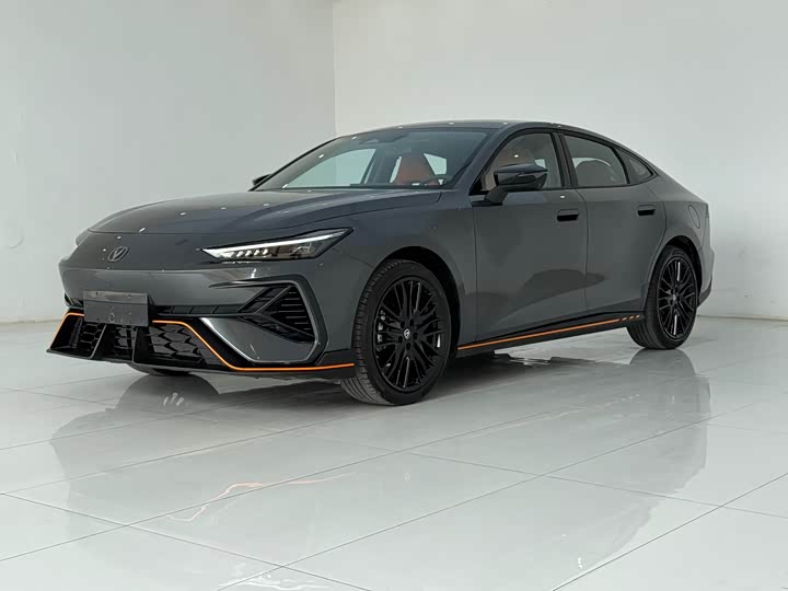Changan UNI-V 2025 2025款 1.5T 500Bar尊贵运动型