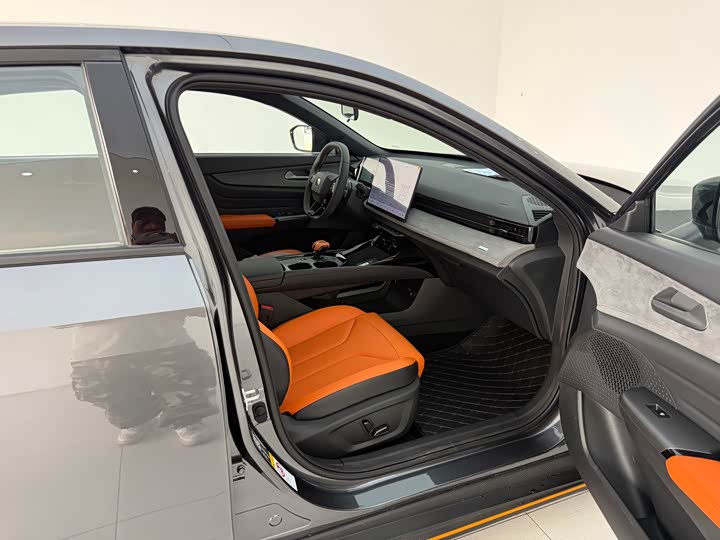 Changan UNI-V 2025 2025款 1.5T 500Bar尊贵运动型