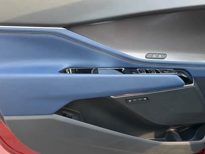 Cadillac GT4 2023 2023款 25T 豪华型
