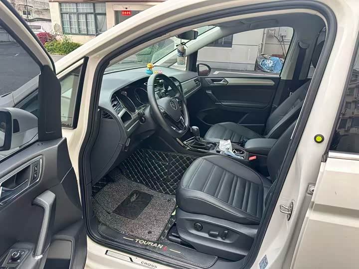 Volkswagen Touran L 2021 2021款 途安L 280TSI DSG拓界豪华版 6座