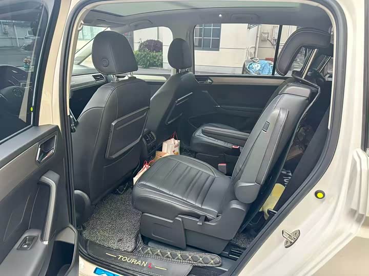 Volkswagen Touran L 2021 2021款 途安L 280TSI DSG拓界豪华版 6座