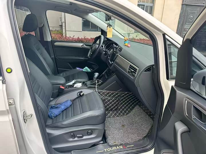 Volkswagen Touran L 2021 2021款 途安L 280TSI DSG拓界豪华版 6座