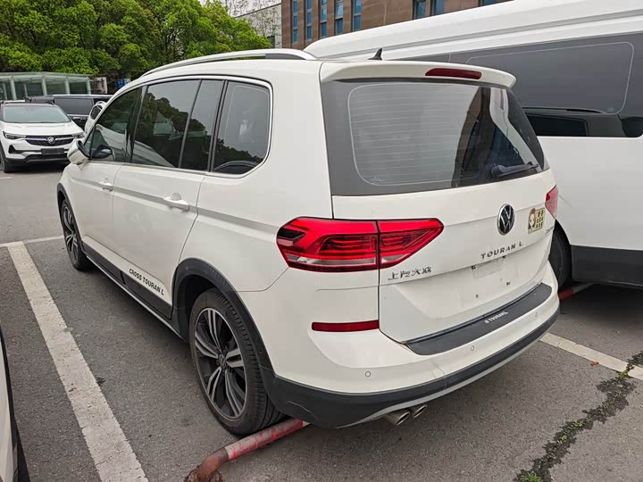 Volkswagen Touran L 2021 2021款 途安L 280TSI DSG拓界豪华版 6座
