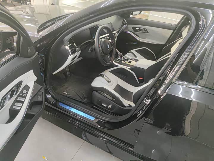BMW M3 2021 2021款 M3四门轿车 雷霆版