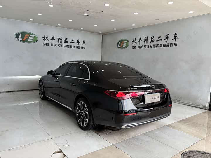 Фото 7 - Mercedes-Benz E-Class
