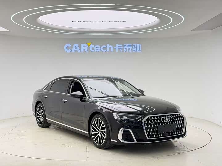 Zdjęcie 3 - Audi A8