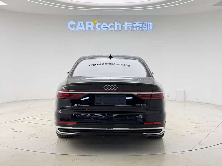 Zdjęcie 8 - Audi A8