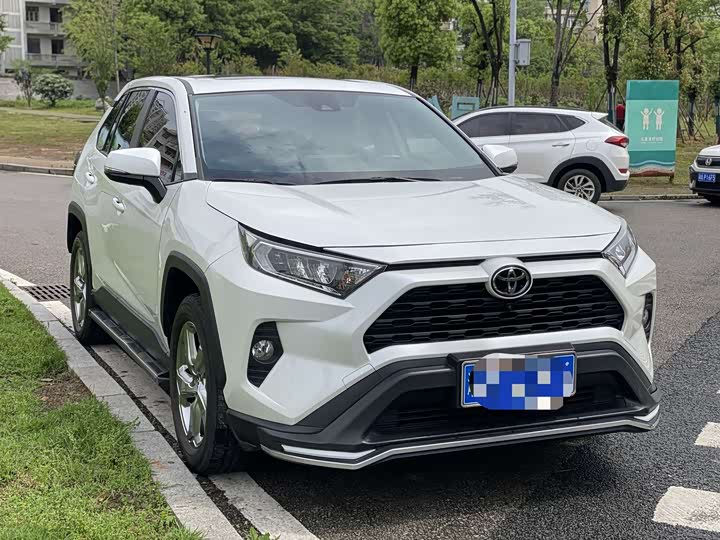Toyota RAV4 2021 2021款 2.0L CVT两驱风尚PLUS版