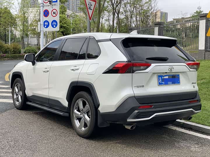 Toyota RAV4 2021 2021款 2.0L CVT两驱风尚PLUS版