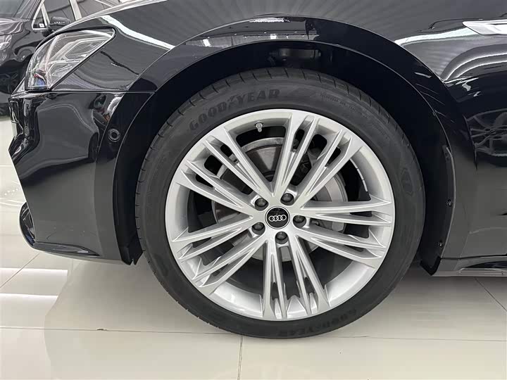 Audi A7L 2025 2025款 45 TFSI quattro 奢享型