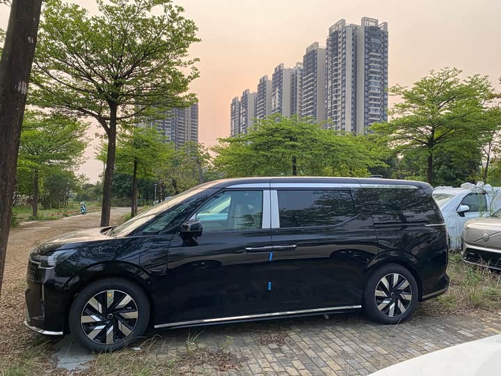 Volvo EM90 2025 2025款 Ultra 六座