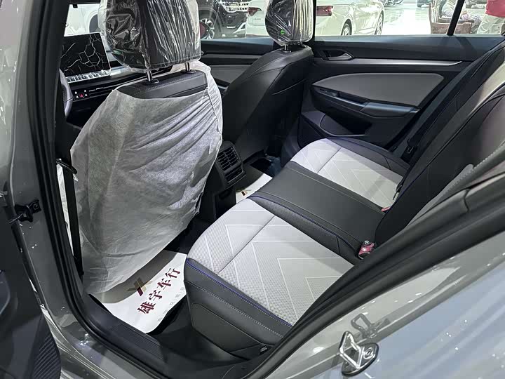 Volkswagen Golf 2025 2025款 改款 300TSI R-Line