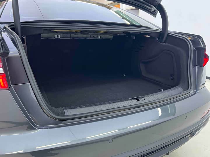 Zdjęcie 9 - Audi A6L