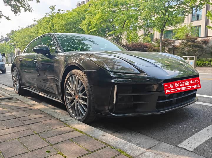 Фото 2 - Porsche Panamera