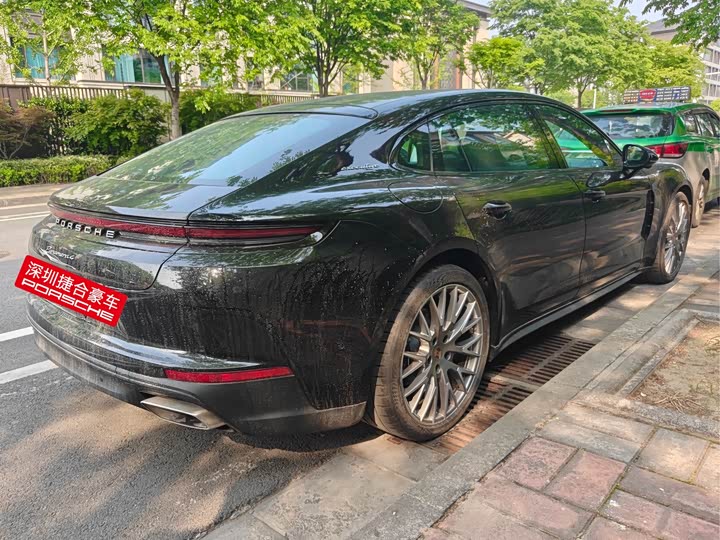 Фото 3 - Porsche Panamera