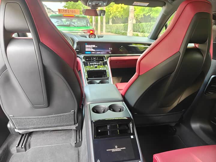Фото 8 - Porsche Panamera