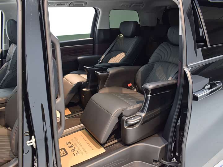 GAC Trumpchi M8 2024 2024款 大师系列 400T 至尊版