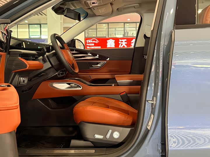 Lincoln Nautilus 2025 2025款 2.0T 四驱尊逸混动版