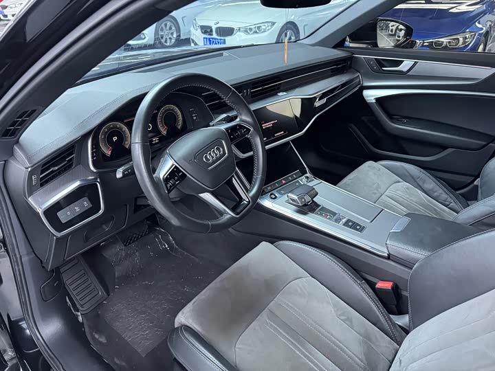 Фото 4 - Audi A6L