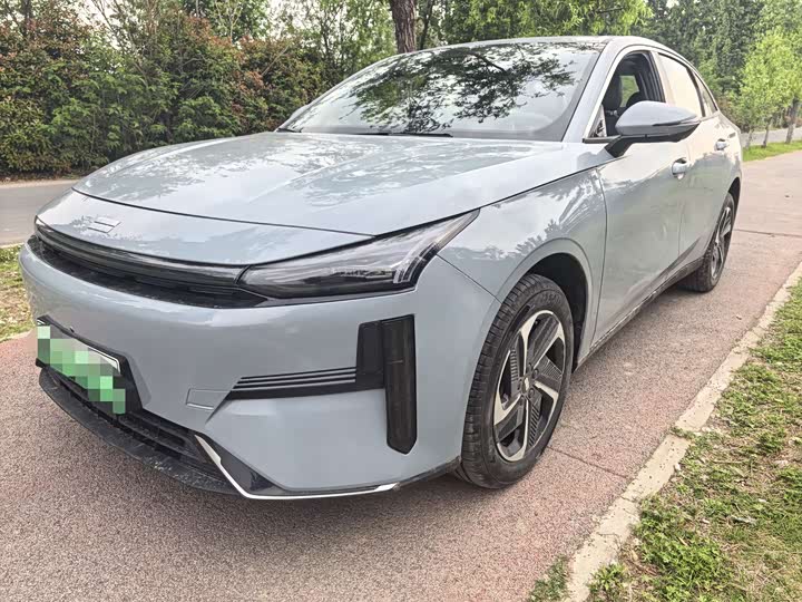 Geely Galaxy L6 2025 2025款 EM-i 140km 探索+版