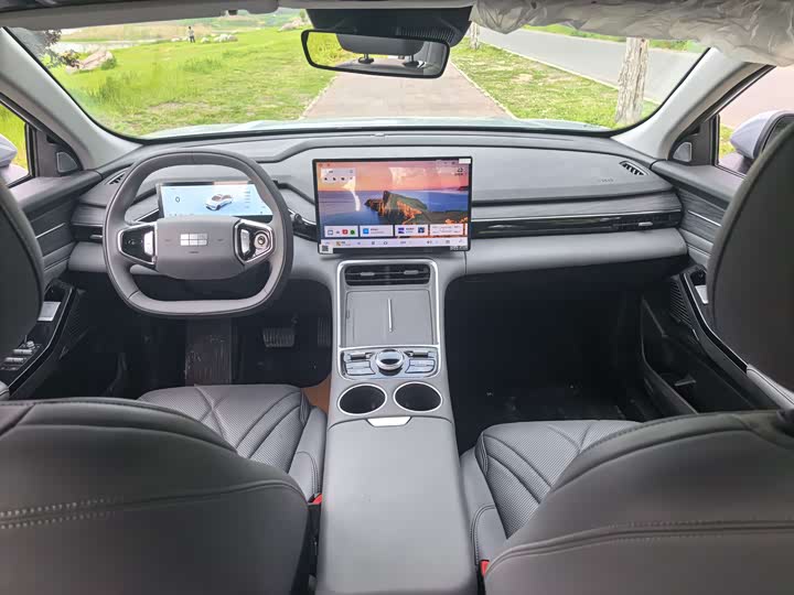 Geely Galaxy L6 2025 2025款 EM-i 140km 探索+版