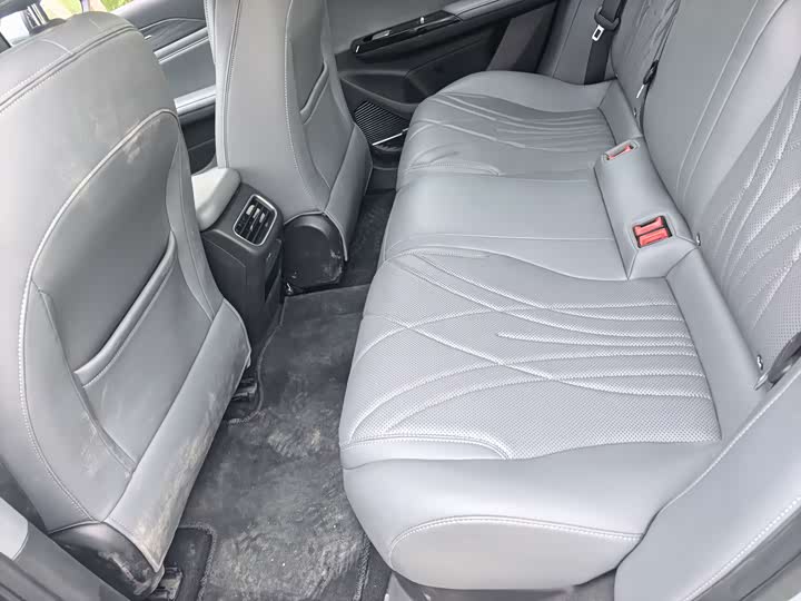 Geely Galaxy L6 2025 2025款 EM-i 140km 探索+版