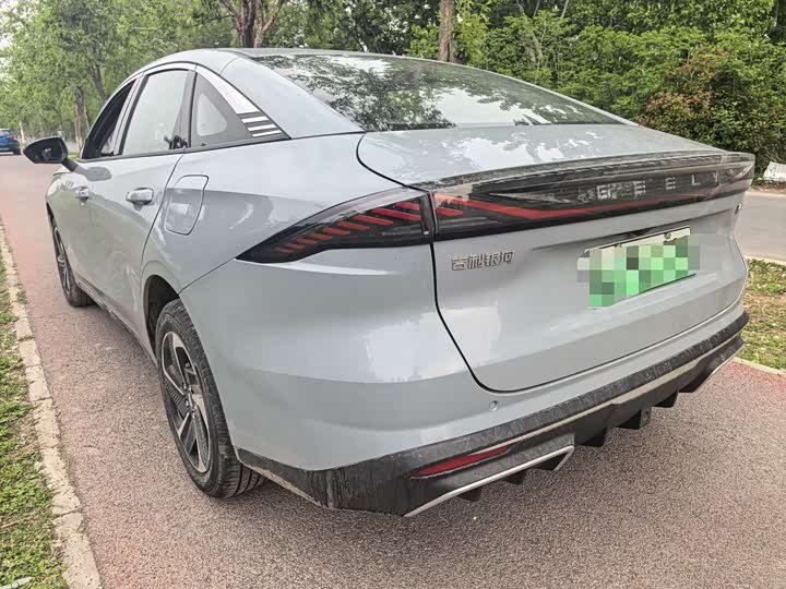 Geely Galaxy L6 2025 2025款 EM-i 140km 探索+版
