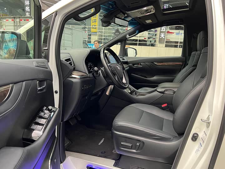 Toyota Alphard 2021 2021款 双擎 2.5L 尊贵版