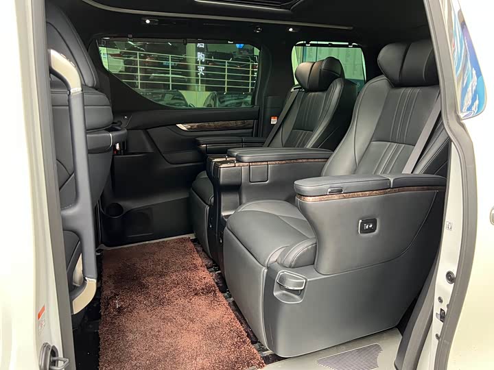 Toyota Alphard 2021 2021款 双擎 2.5L 尊贵版