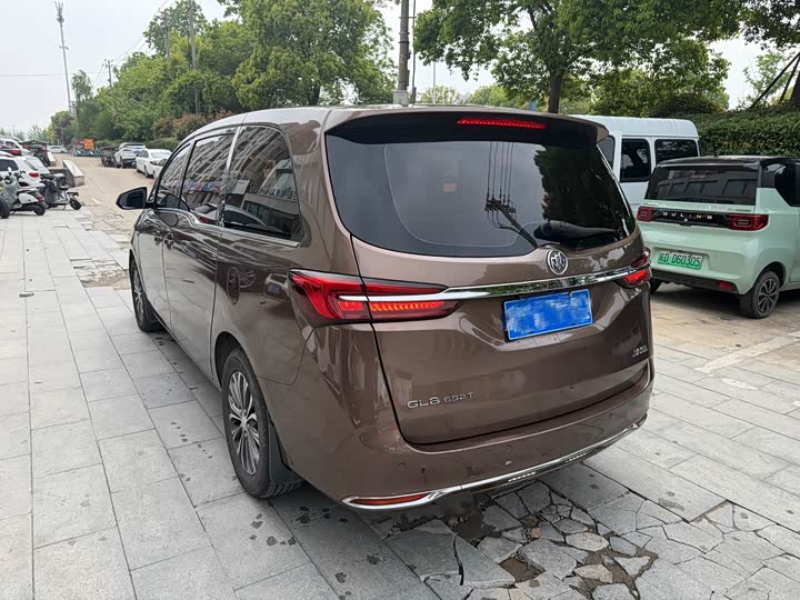 Фото 6 - Buick GL8 ES