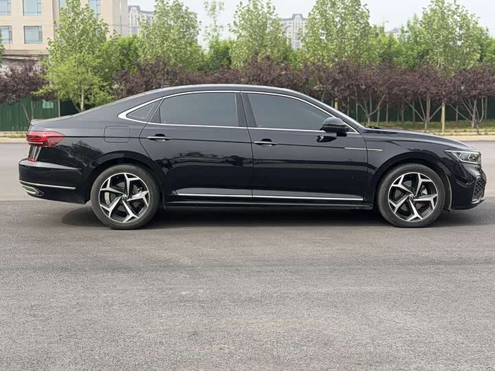 Фото 4 - Volkswagen Passat