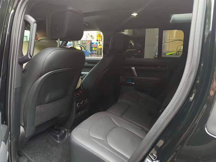 Zdjęcie 7 - Land Rover Defender