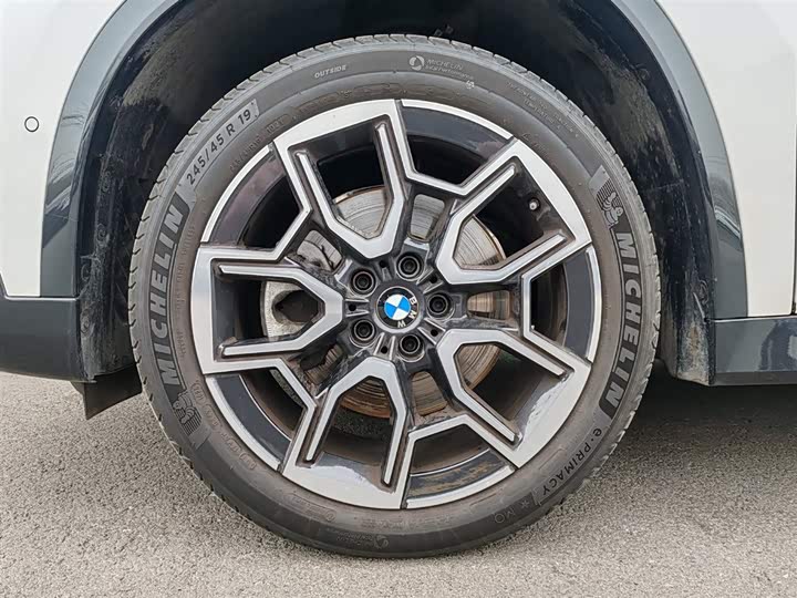 Фото 8 - BMW X1
