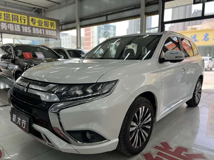 Mitsubishi Outlander 2021 2021款 2.4L 四驱致享版 7座
