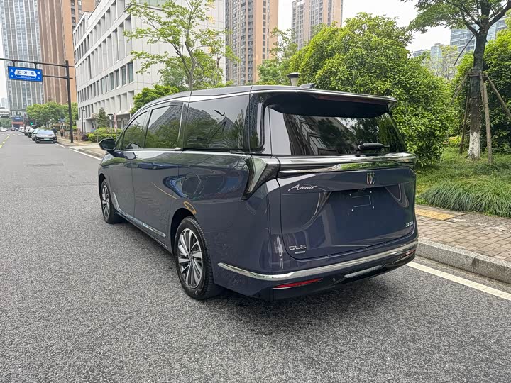 Buick GL8 Hybrid 2026 2026款 陆尊 尊享版