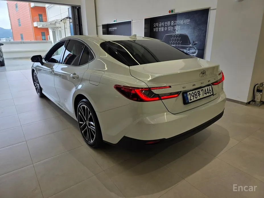Toyota Camry 2024 2.5 XLE Hybrid