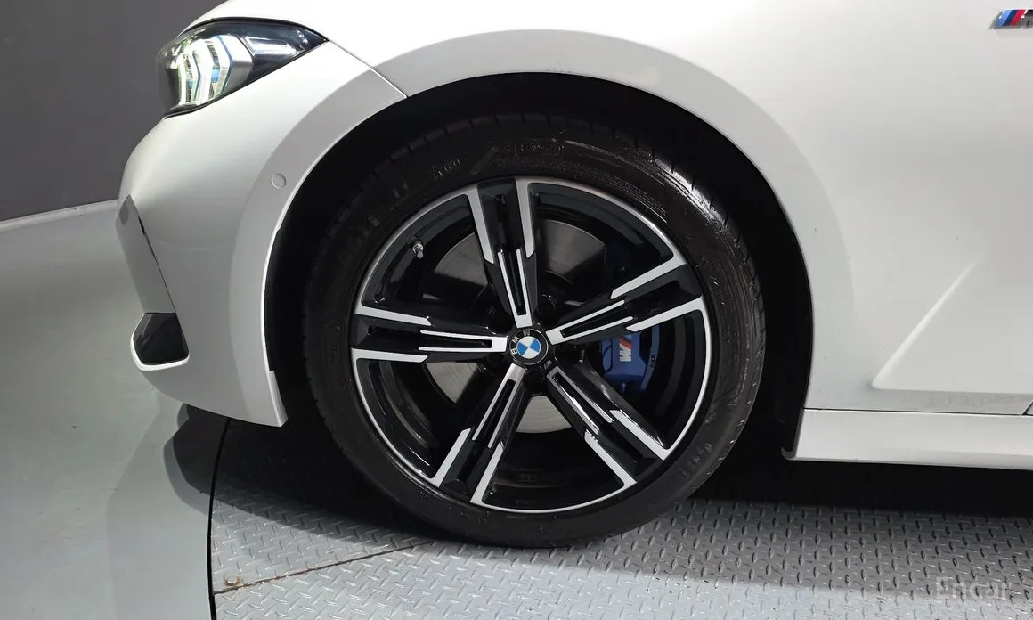 BMW 3 Series 2019 320i M Sport