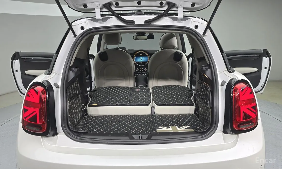 Mini Cooper 2001 Classic Launch Pack