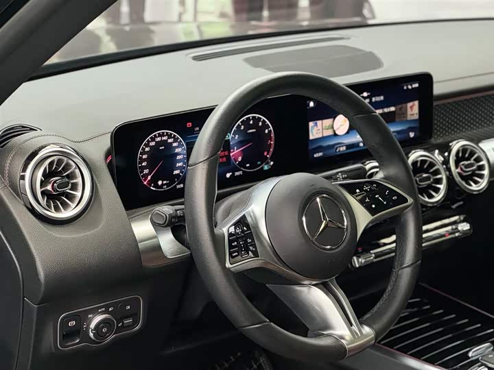 Mercedes-Benz GLB-Class 2024 2024款 GLB 220 时尚型