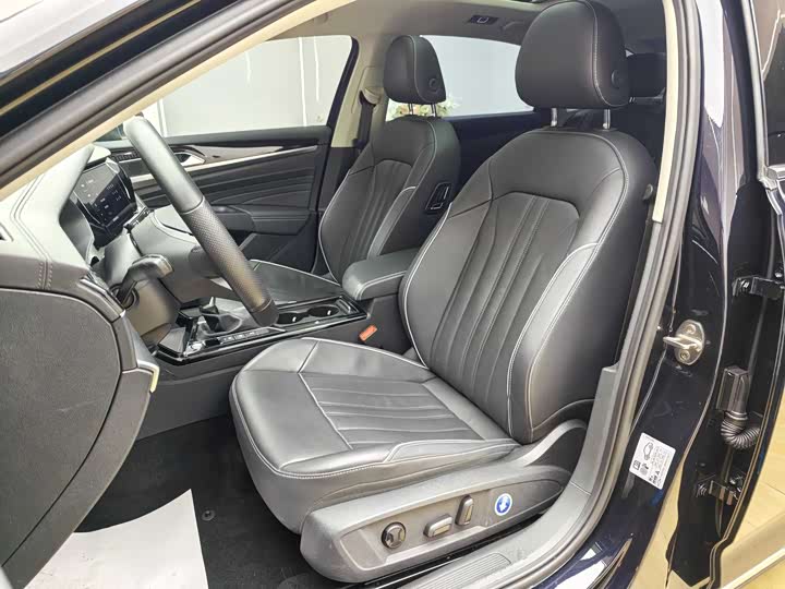 Фото 9 - Volkswagen Passat