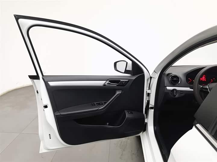 Photo 8 - Jetta VA3