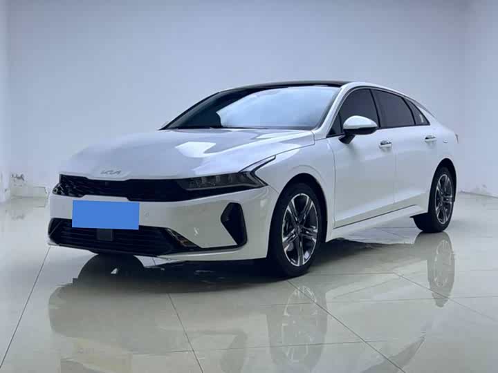 Kia K5 2025 2025款 1.5T 尊贵版