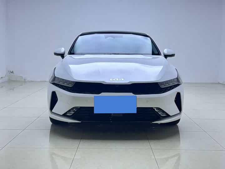 Kia K5 2025 2025款 1.5T 尊贵版