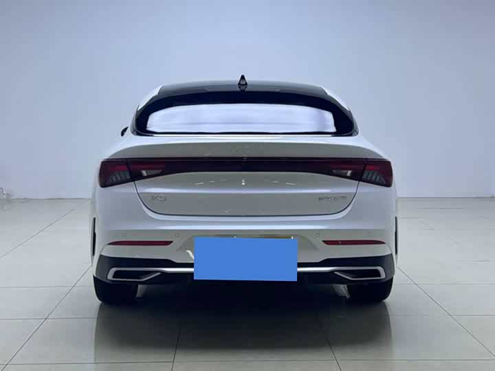 Kia K5 2025 2025款 1.5T 尊贵版