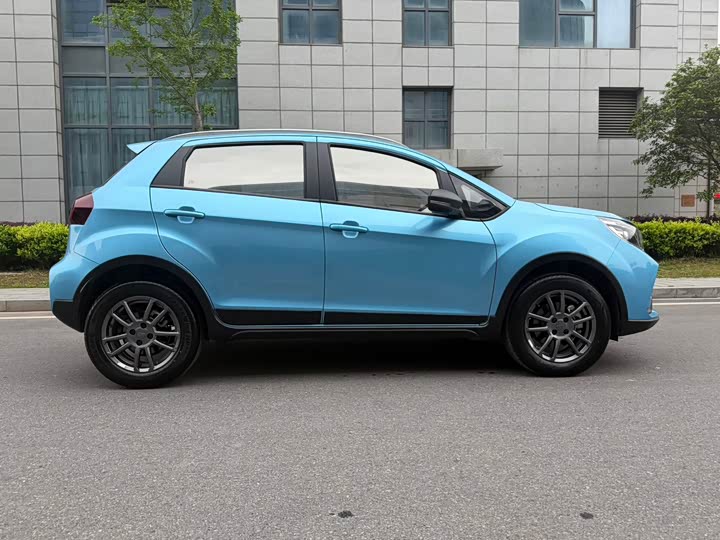 Фото 4 - Geely Vision X3