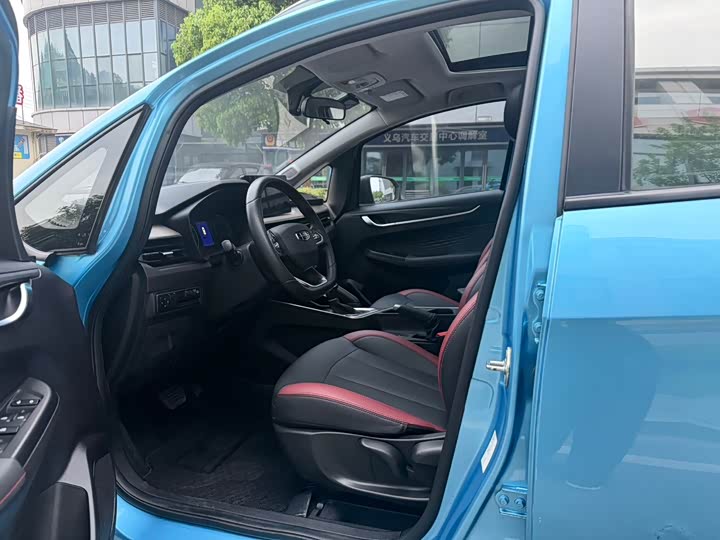 Фото 9 - Geely Vision X3