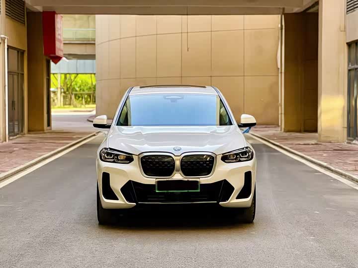 2024 BMW iX3