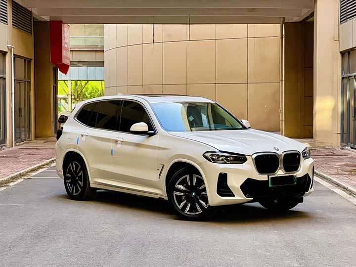 2024 BMW iX3