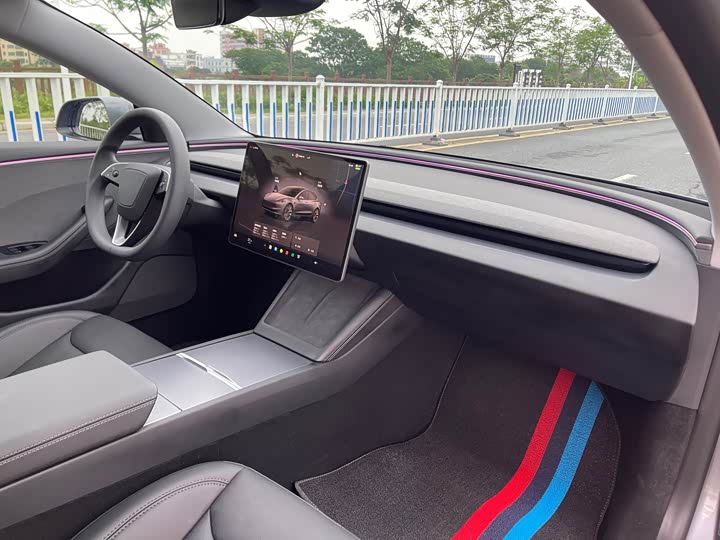 Фото 8 - Tesla Model 3