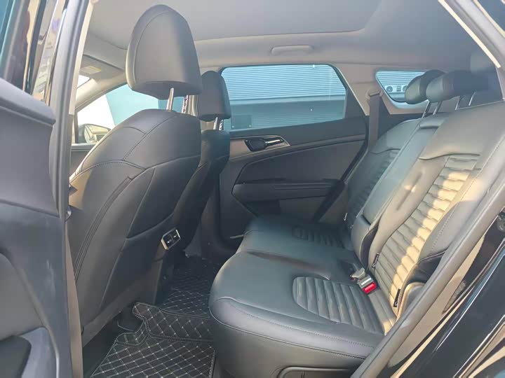 Kia Sportage 2025 2025款 2.0T 两驱尊贵版